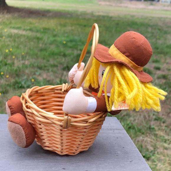 Russ Vintage Thanksgiving Pilgrim Treat Basket 5" High Brown Clothes Yellow Hair - Picture 11 of 12